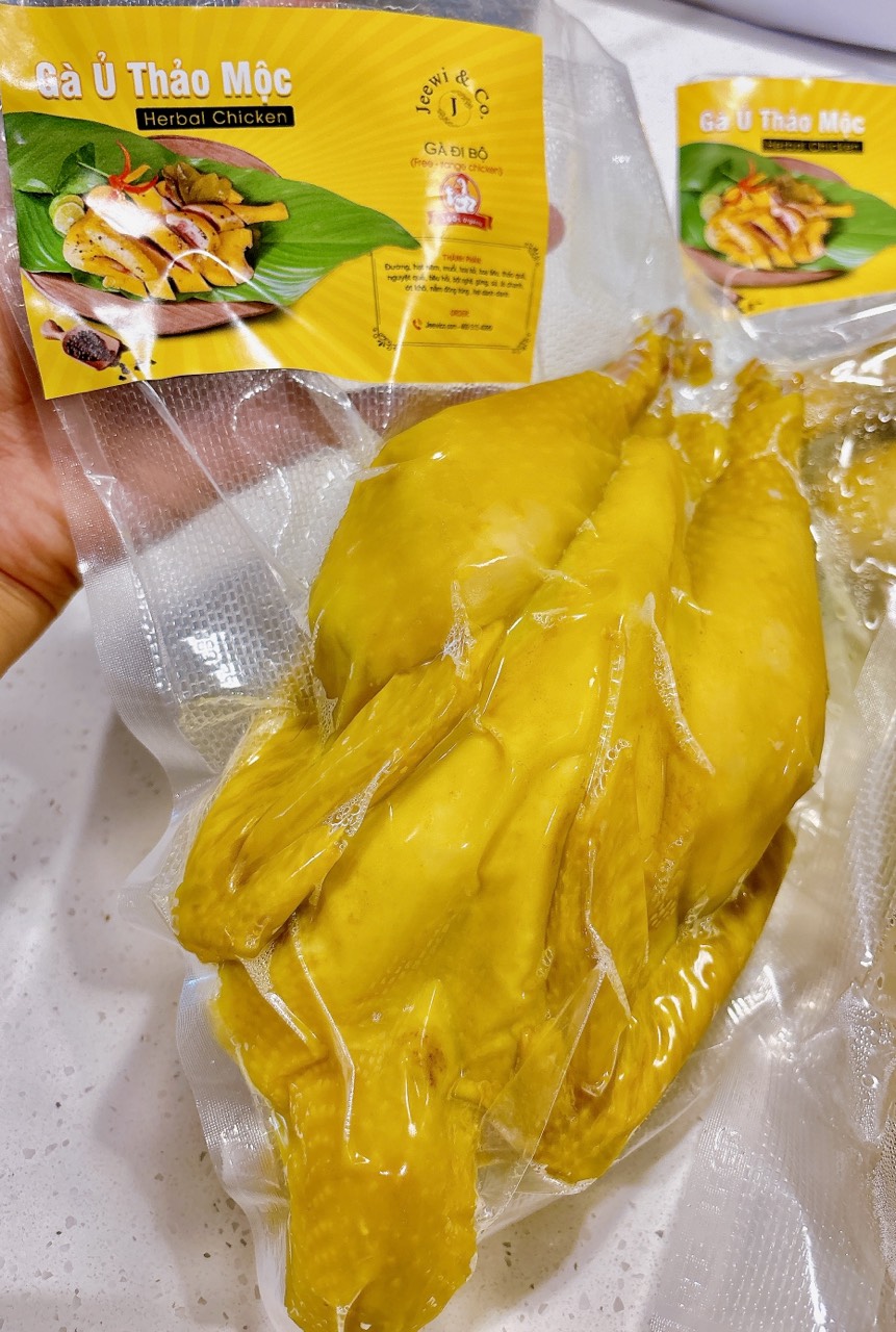 Gà ủ thảo mộc - món ăn dinh dưỡng cho mỗi gia đình